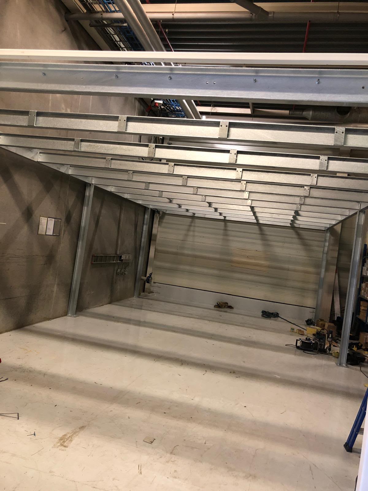 Verzinkte staalconstructie onderzijde mezzanine